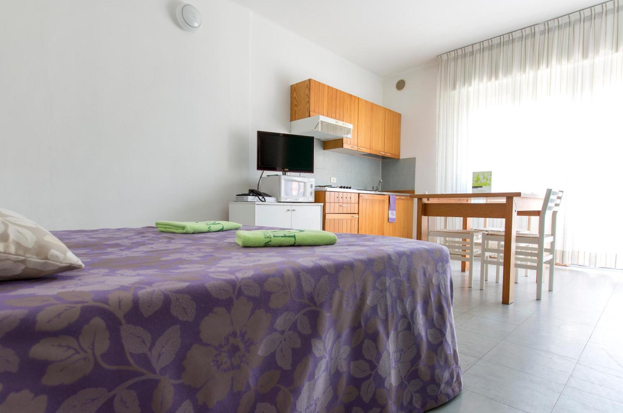Aparthotel Carinzia Lignano Sabbiadoro Exterior foto